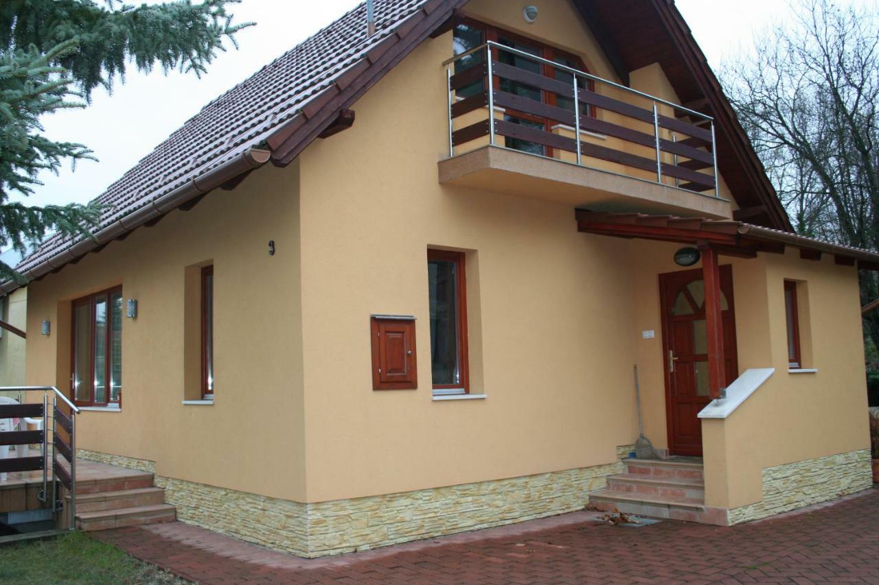 Ferienwohnung Treasure Deluxe House Miskolc Exterior foto